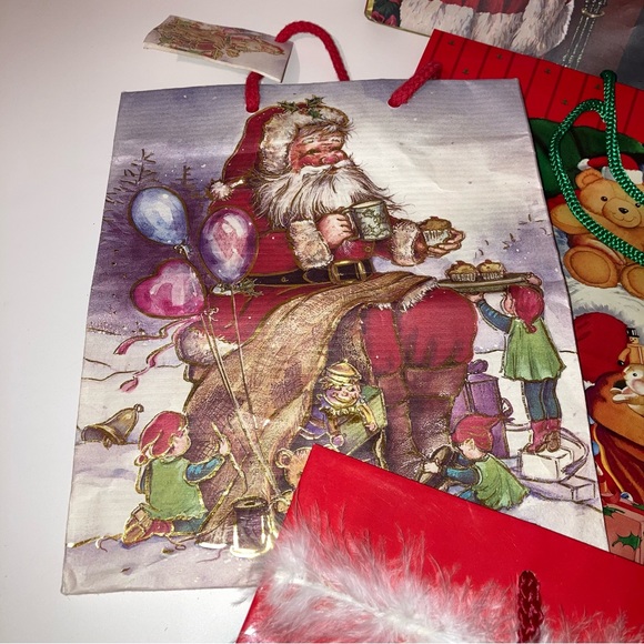 Vintage 90s Christmas Santa Clause Winter Holiday Gift Bags Set of 6 Ephemera - Picture 4 of 11